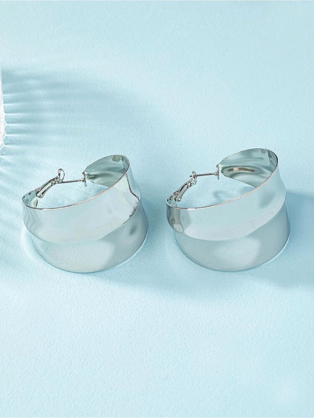 & Other Stories Sculptural Silver Twist Hoop Earrings - Picture 2 of 5